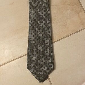 Sophisticated Hunter green and Beige Patterned Men's Silk Tie.